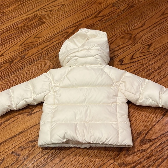 Ralph Lauren Girl’s White Puffer Size 12M - Picture 4 of 6